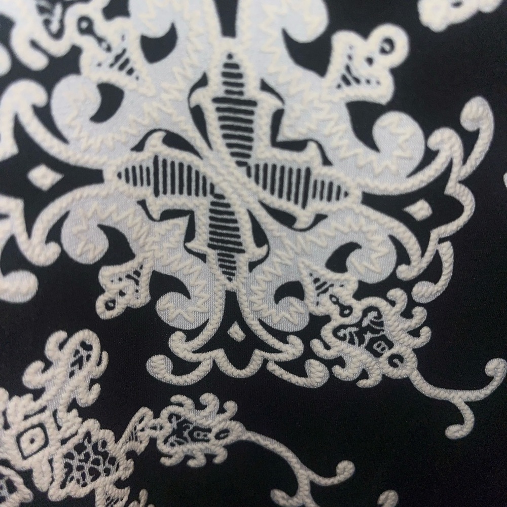Ronni Nicole Elegant Black and White‎ Patterned Midi Dress - Picture 2 of 6